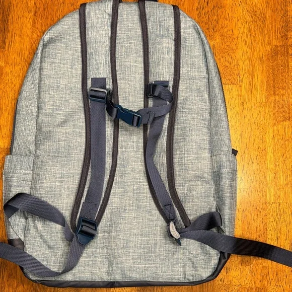 NWT Bella Russo insulated backpack. - Picture 2 of 5